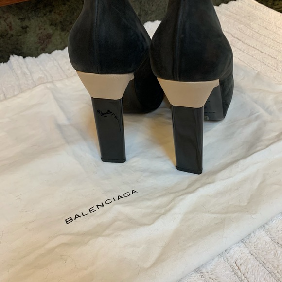 High end shoes.  Size 8’s. Perfect condition. - Picture 11 of 16
